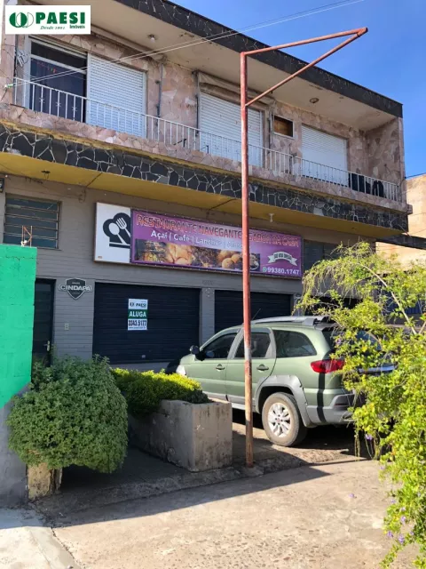 Loja com 2 banheiros e 50m² para alugar no bairro Humaita, Porto Alegre