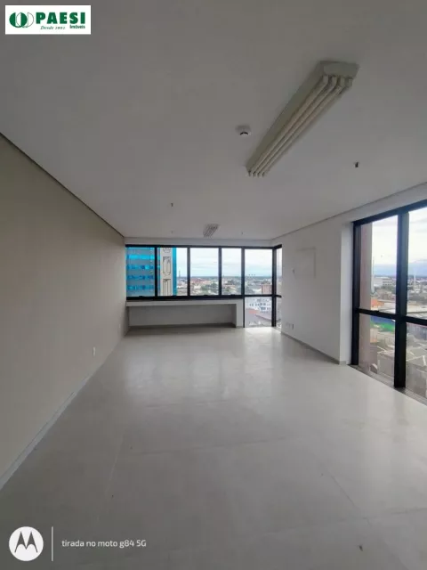 Sala com 2 banheiros e 79m² para alugar no bairro Sao Joao, Porto Alegre